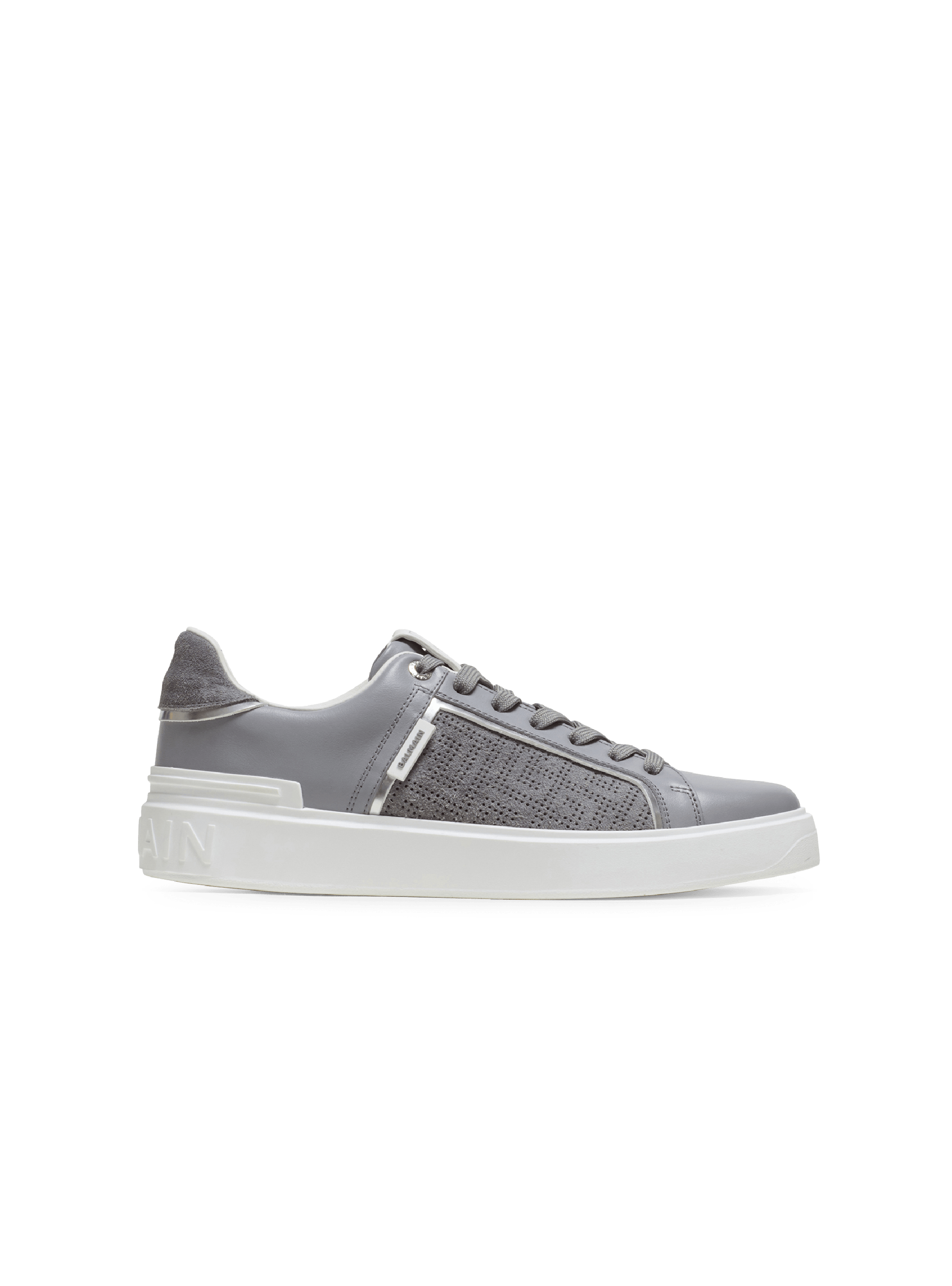 Sneakers B-Court in pelle traforata con monogramma, grigio, hi-res
